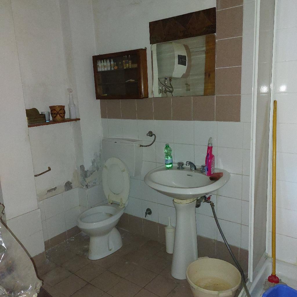 4180 - LOCALE VENDITA ANCONA ZONA PIANO - € 40.000 3